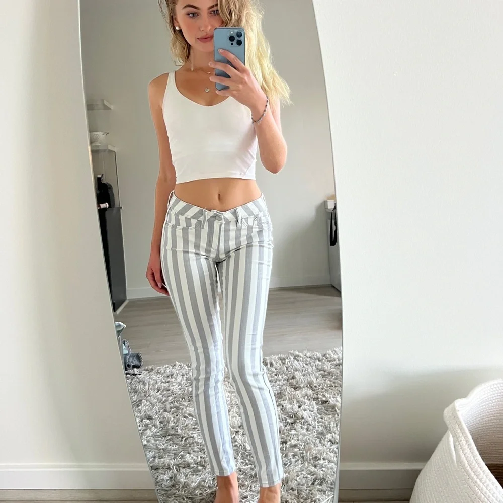 Bebe Grey Striped Pants - Picture 2 of 5